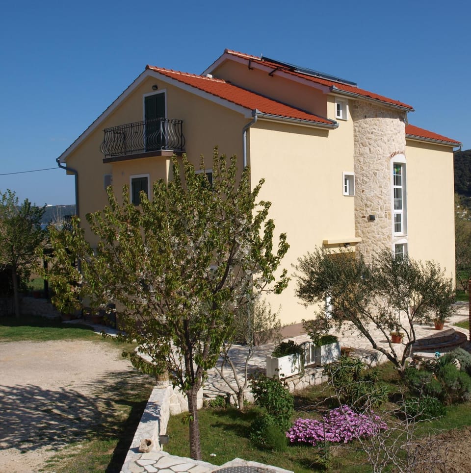 Apartments Batistić Apartment in Supetarska Draga