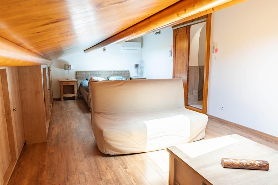 Le Mas des Mathes, Chambres d'hôtes, Studios Bed and Breakfast in Les Mathes