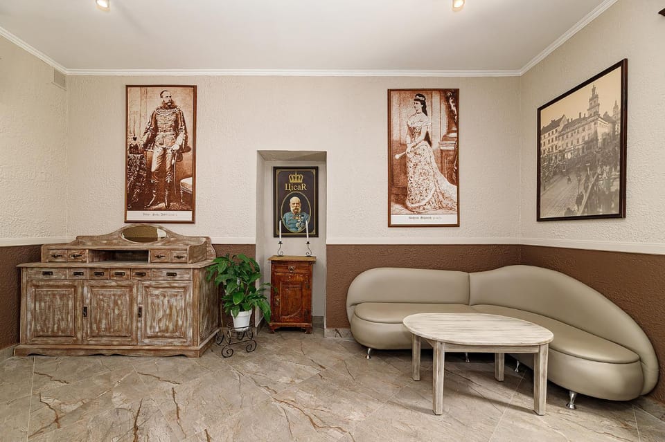 Communal lounge/ TV room, Area and facilities