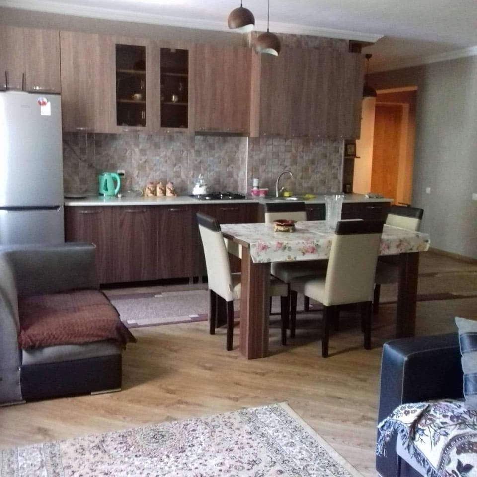 Kitchen or kitchenette, Dining area, Communal kitchen