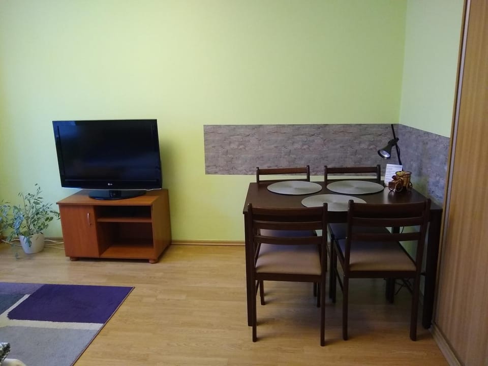 TV and multimedia, Living room, Dining area