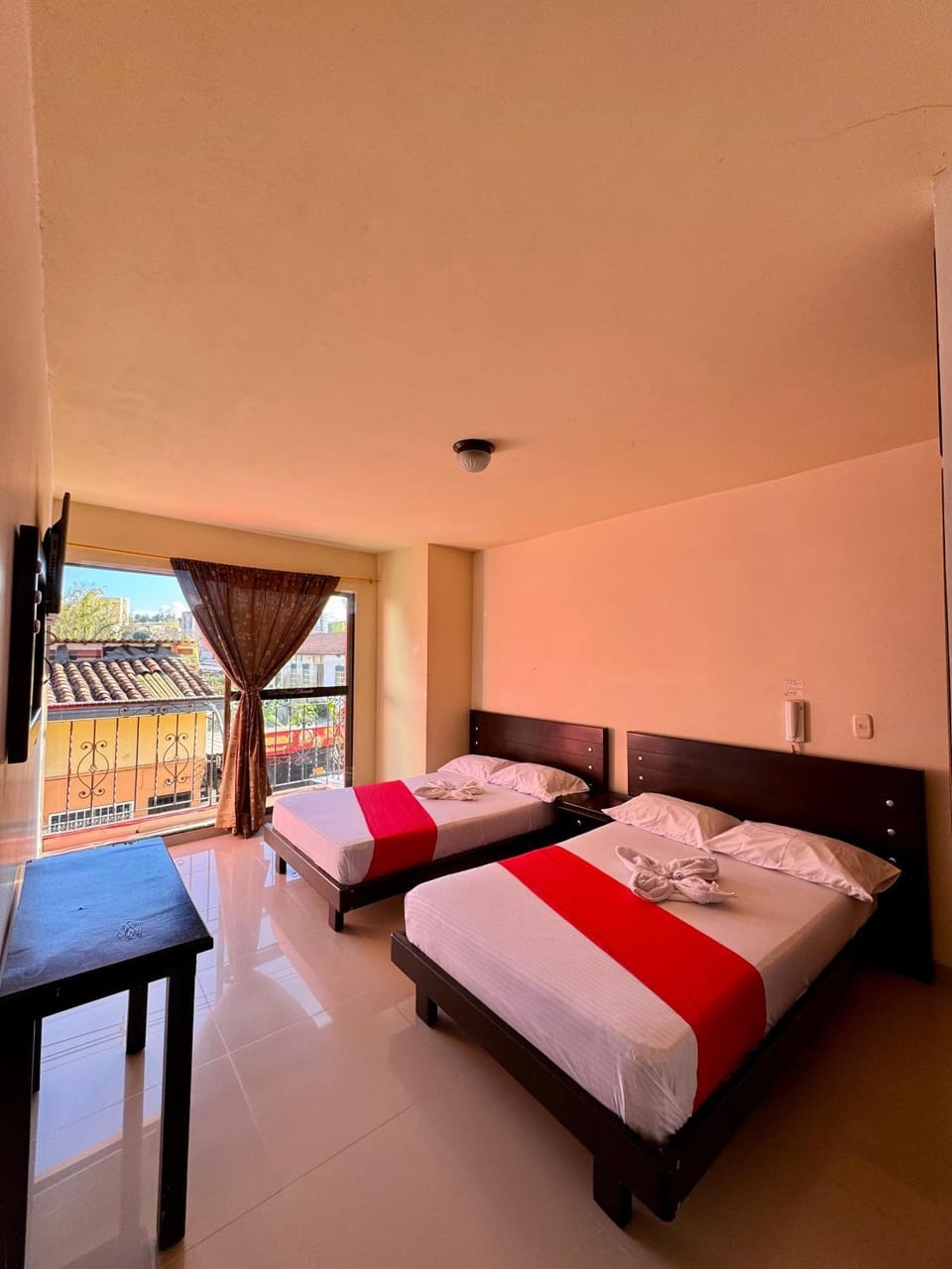 Bed, Balcony/Terrace, towels