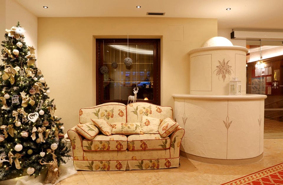 Lobby or reception, Other