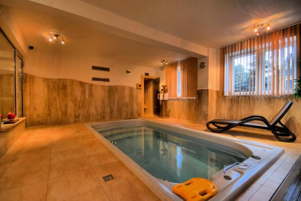 Dom Wczasowy Angelika BASEN JACUZZI SAUNA W CENIE POBYTU Campground/ 
RV Resort in Zakopane