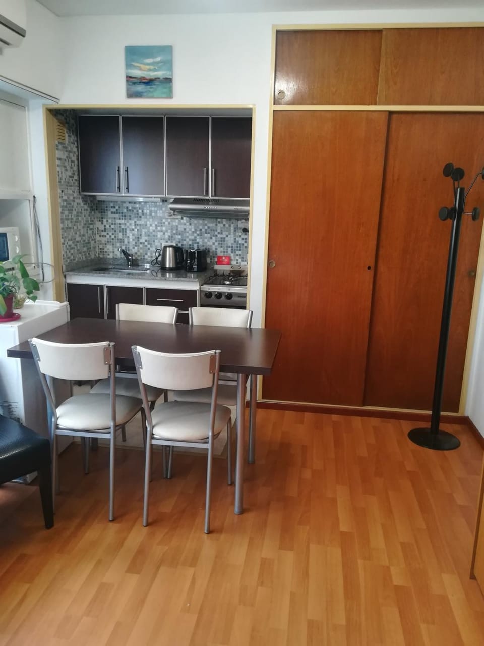 Kitchen or kitchenette, Dining area, wardrobe