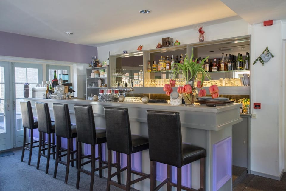 Lounge or bar