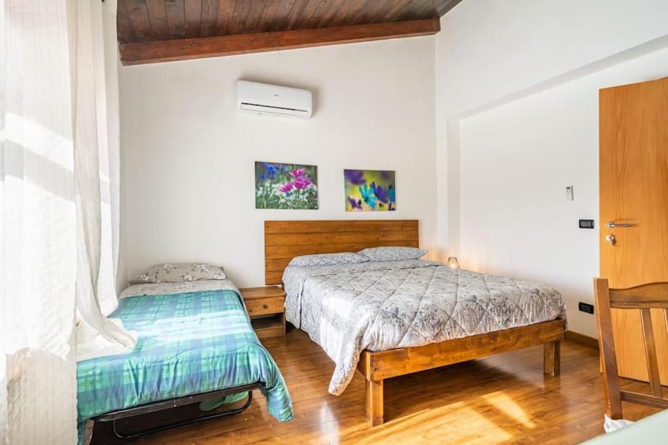 Bed, Bedroom, air conditioner