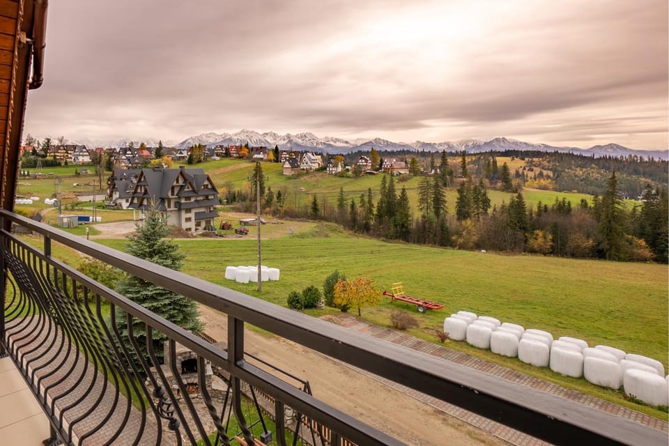 Garden view, Mountain view
