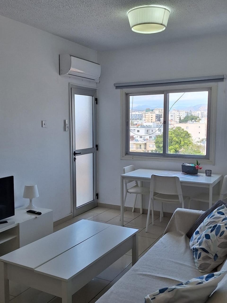 Delphi Court - large 1 bed -sleeps 4, Near sea/beach - free wifi Apartment in Limassol City