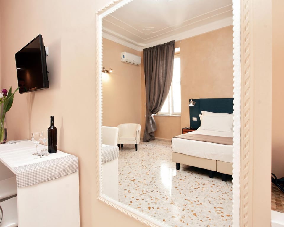 Photo of the whole room, Bedroom