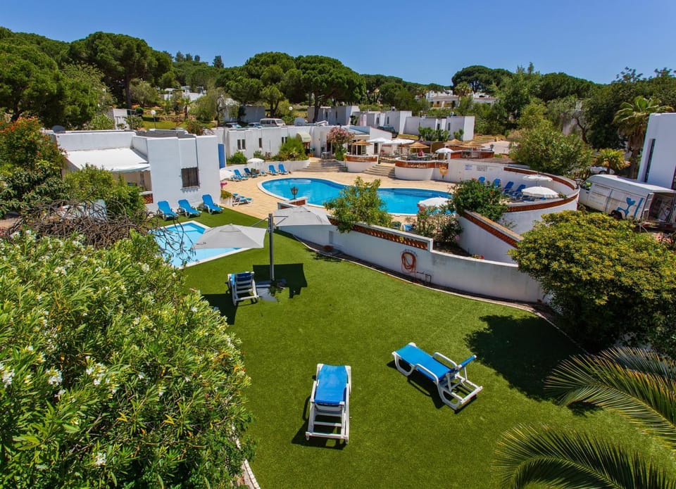 Bird's eye view, Pool view