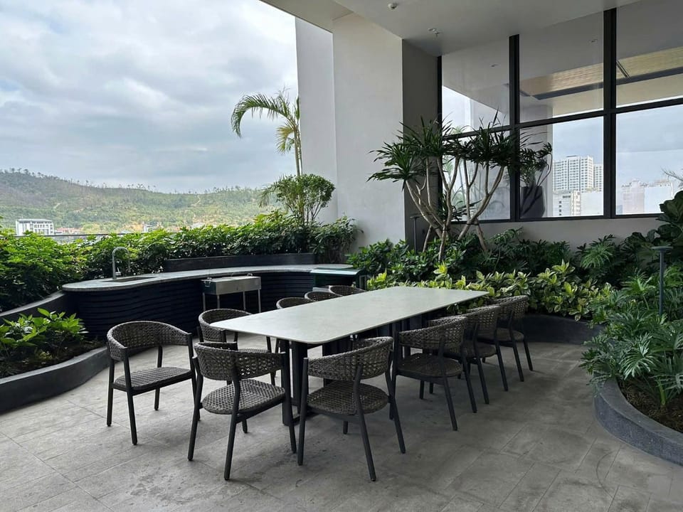 Day, Garden, Seating area, Garden view, Mountain view