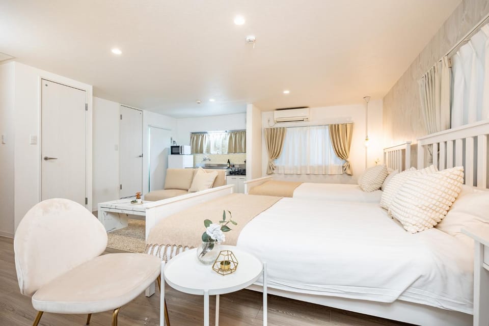 Bed, Living room, Bedroom, air conditioner