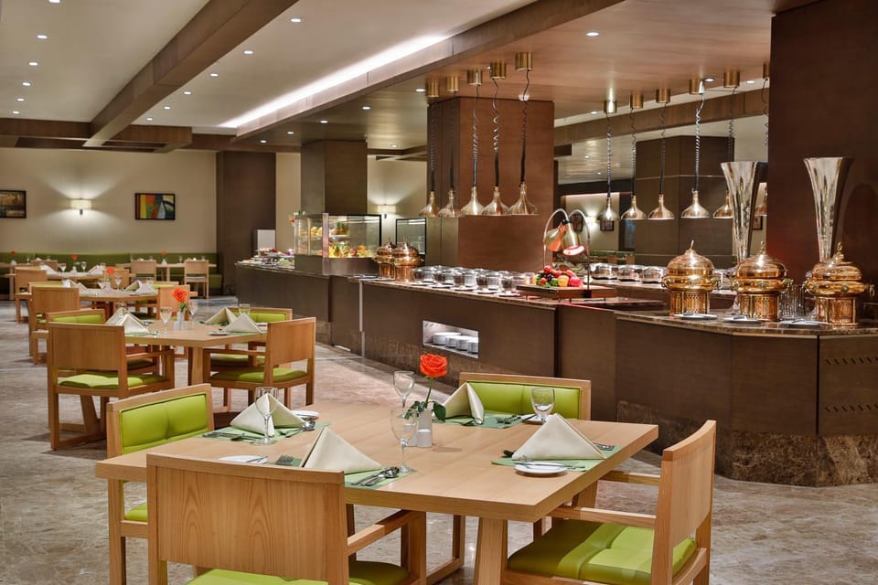 Restaurant/places to eat, Buffet breakfast