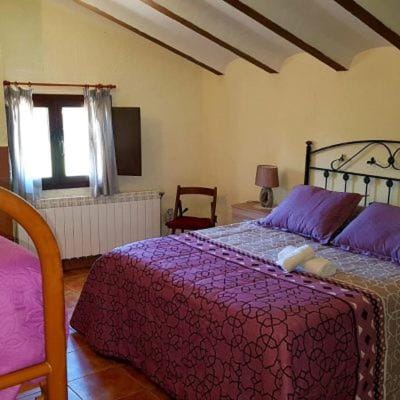 Bed, Photo of the whole room, Decorative detail, Family