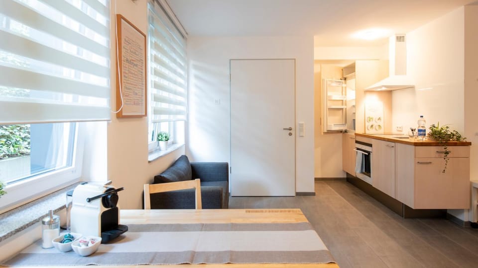 Kitchen or kitchenette, Decorative detail, Seating area