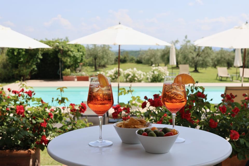 Garden, Pool view, Drinks