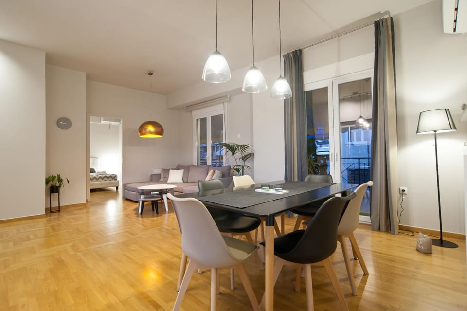 Living room, Photo of the whole room, Seating area, Dining area