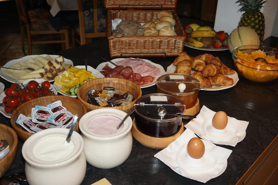 Breakfast, Buffet breakfast