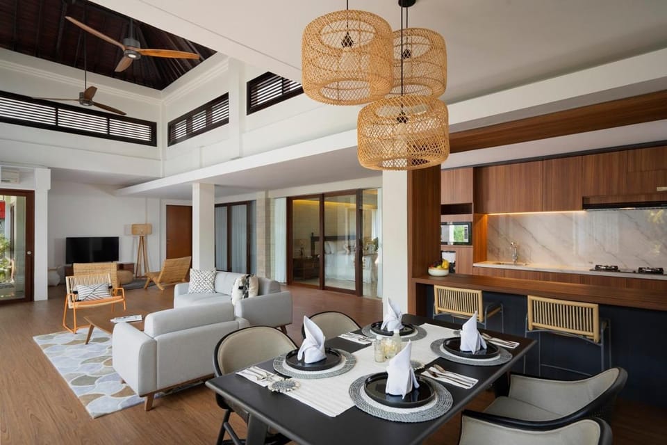 Kitchen or kitchenette, Living room, Dining area