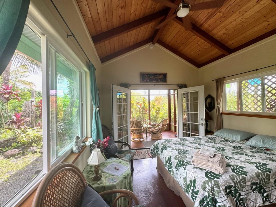 Bed, Garden, View (from property/room), Photo of the whole room, Bedroom, fireplace