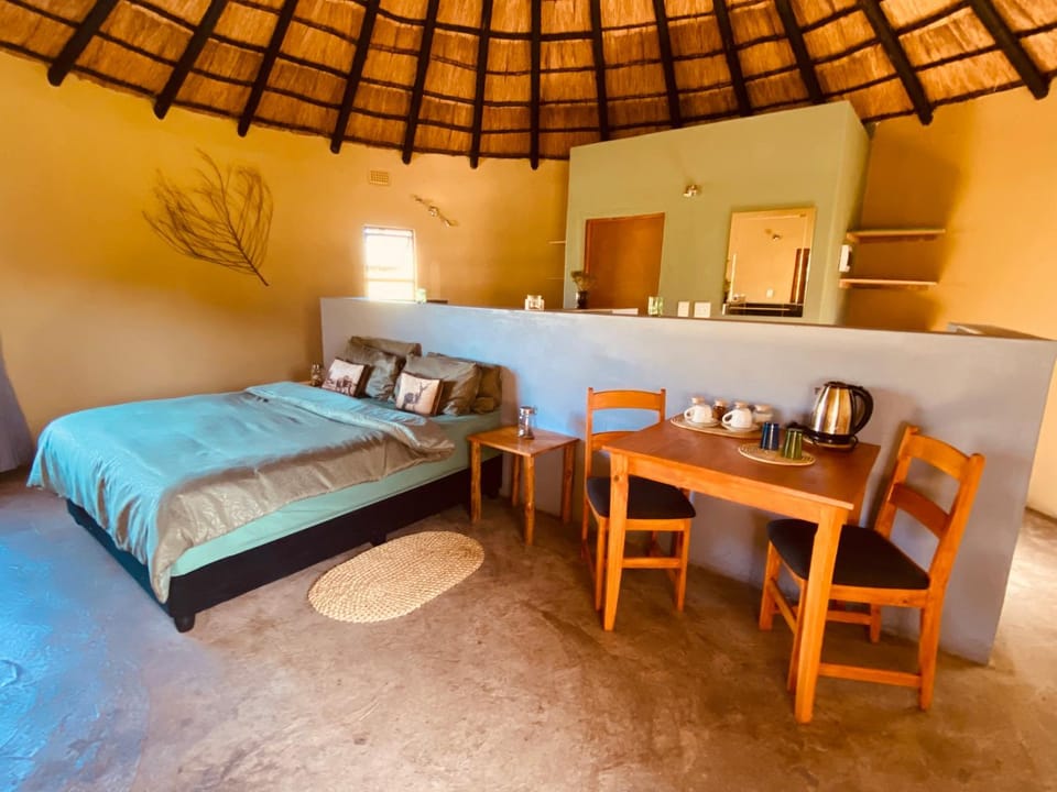 Coffee/tea facilities, Photo of the whole room, Seating area