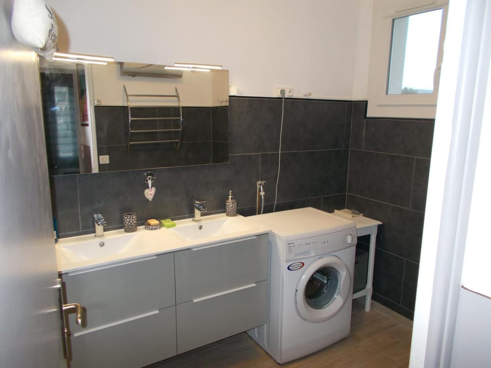 Shower, washing machine