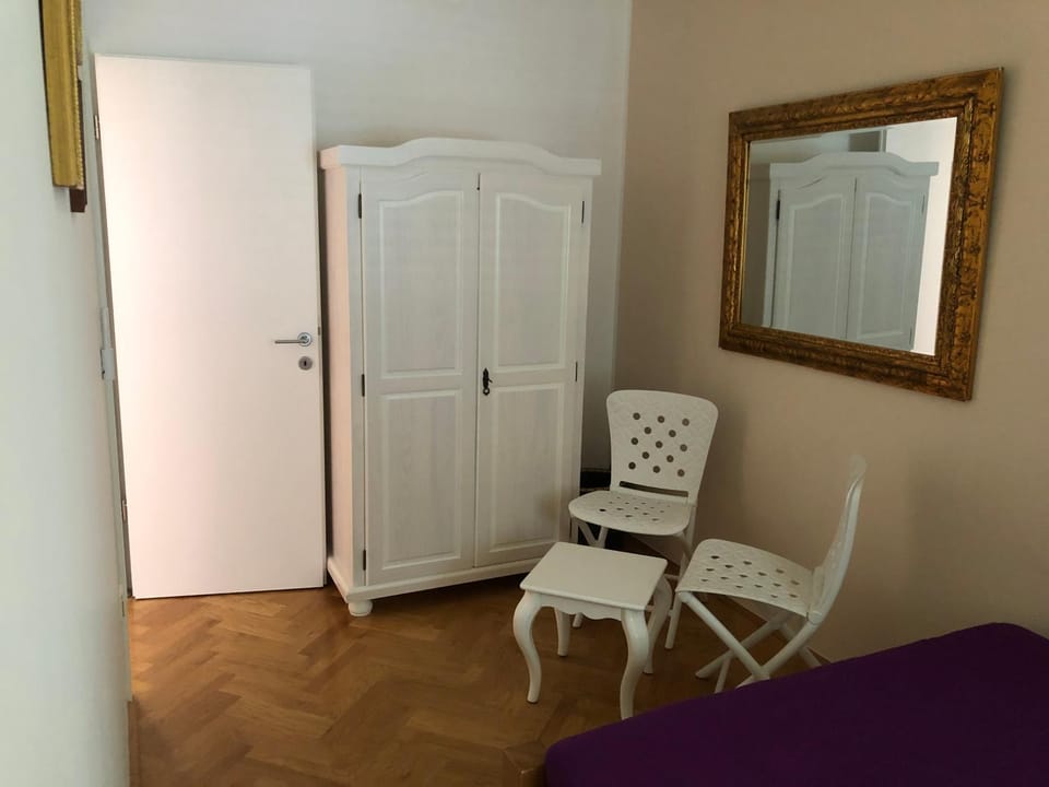 Decorative detail, Bedroom