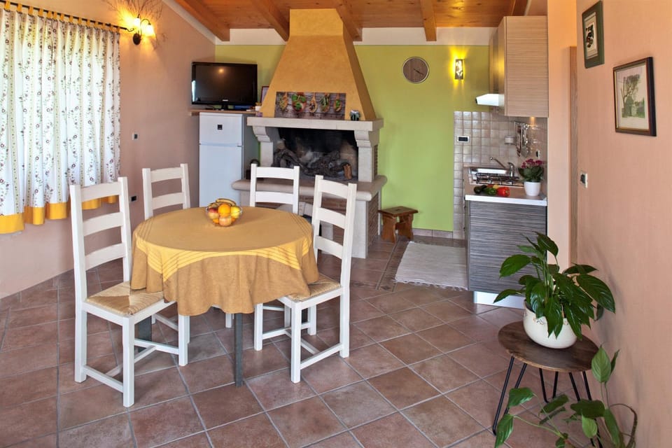 Kitchen or kitchenette, Living room, Dining area