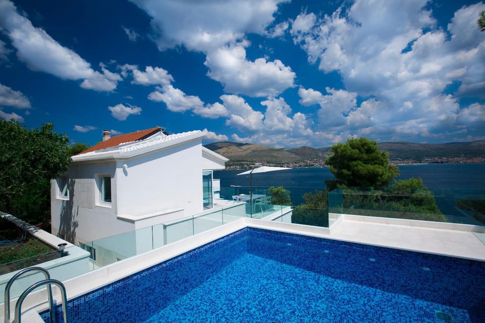 Balcony/Terrace, Pool view, Swimming pool