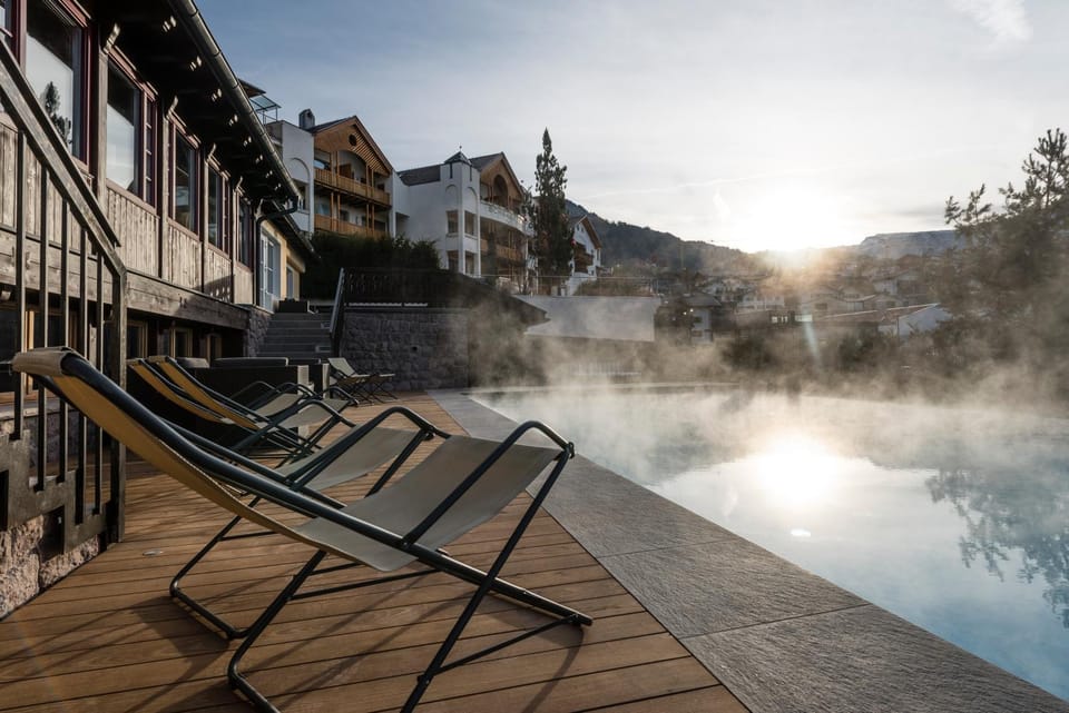 Mountain view, Pool view
