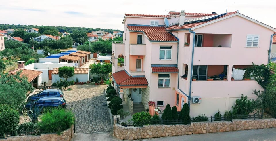 Property building, Bird's eye view