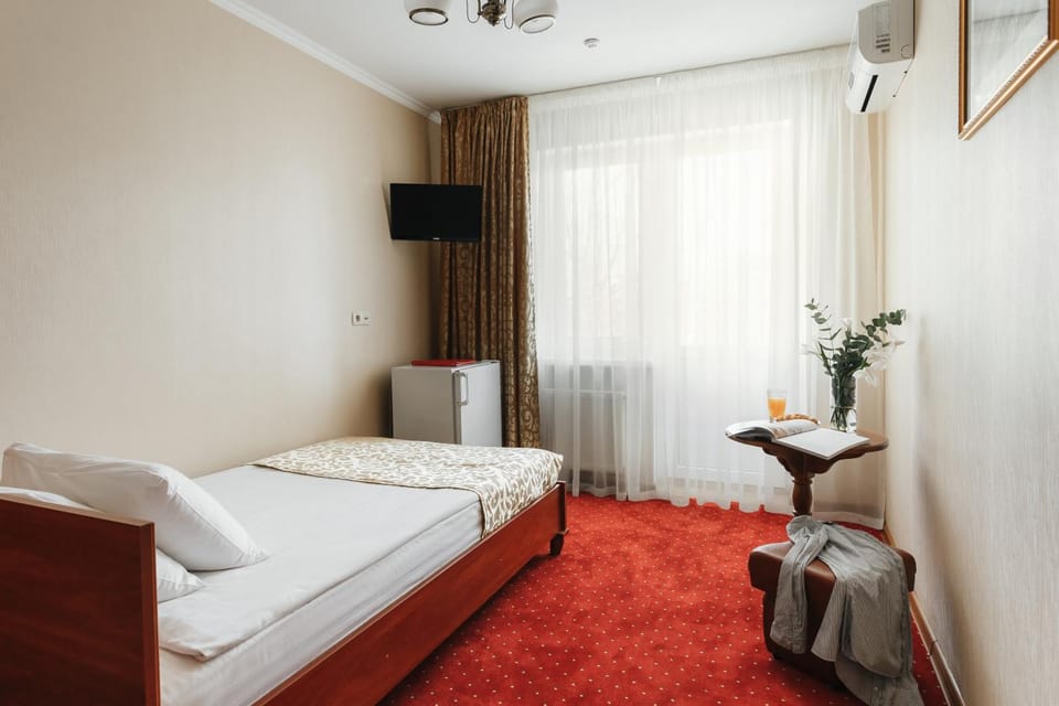 Bed, Photo of the whole room, On site