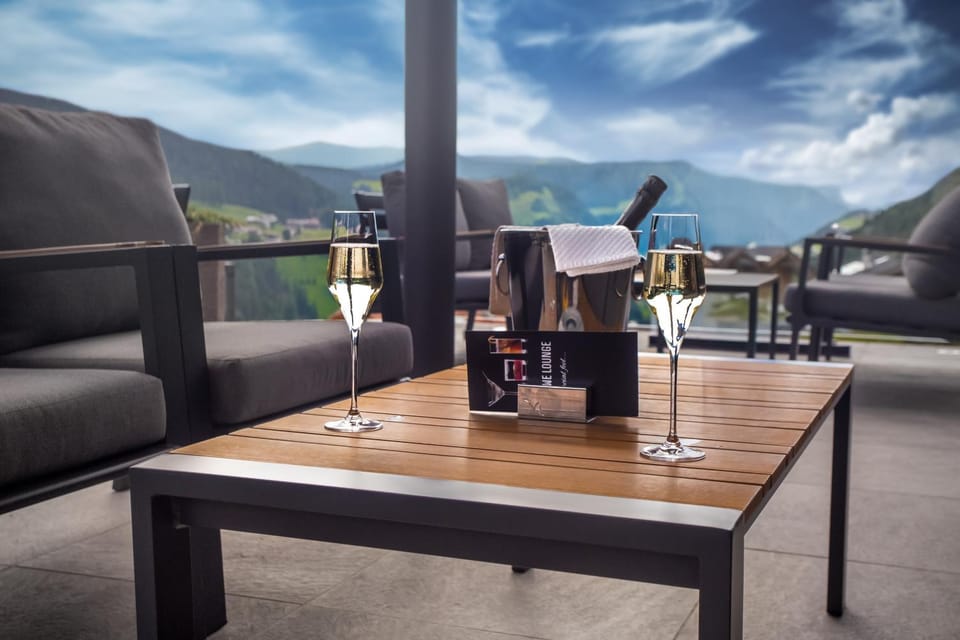 Property building, Balcony/Terrace