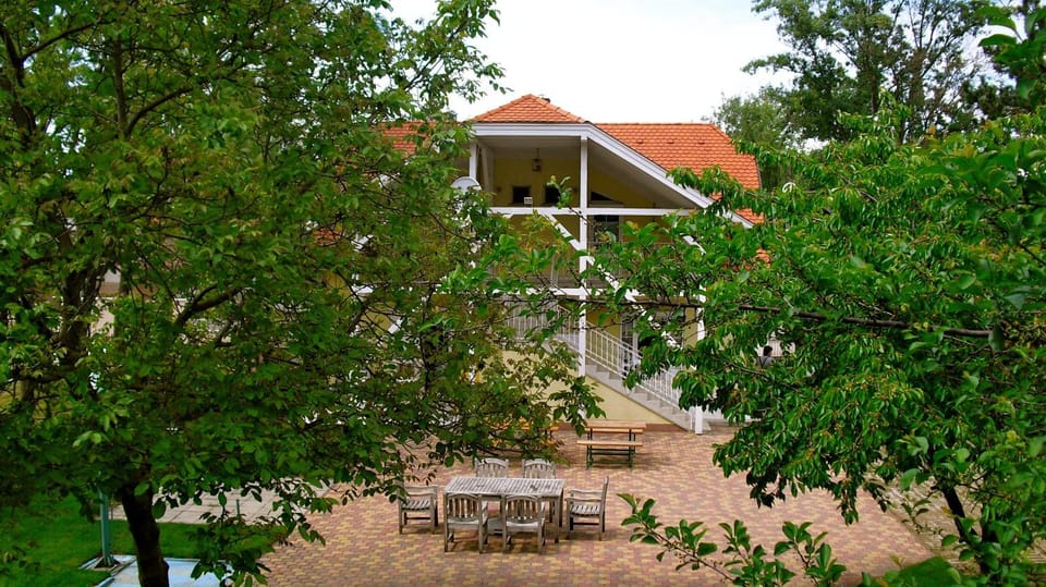 Property building, Garden