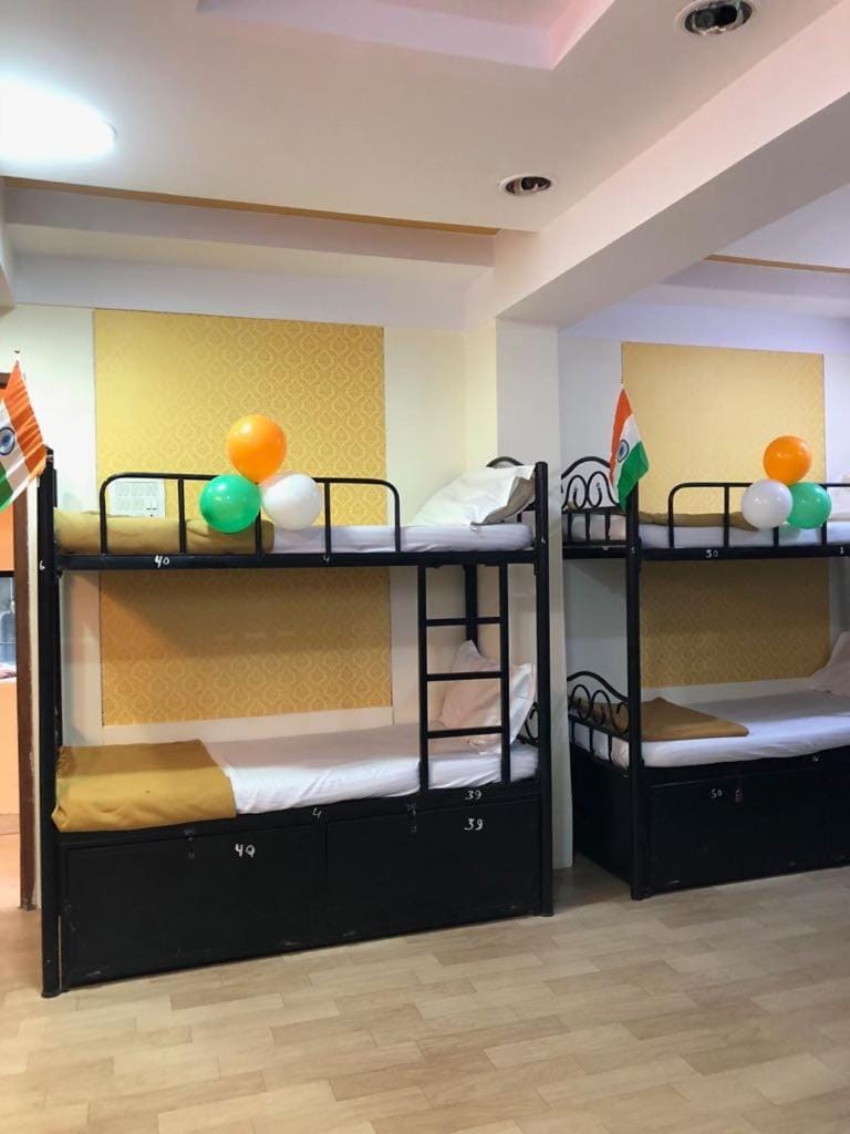 Bandra Dormitory Only for indian male Hostel in Mumbai