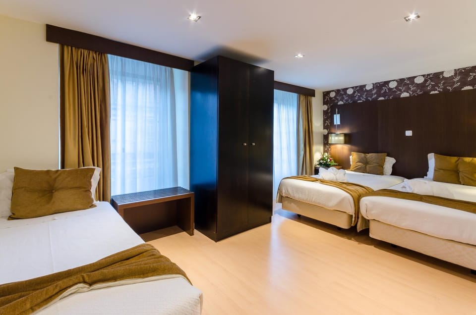 Photo of the whole room, Decorative detail, Bedroom