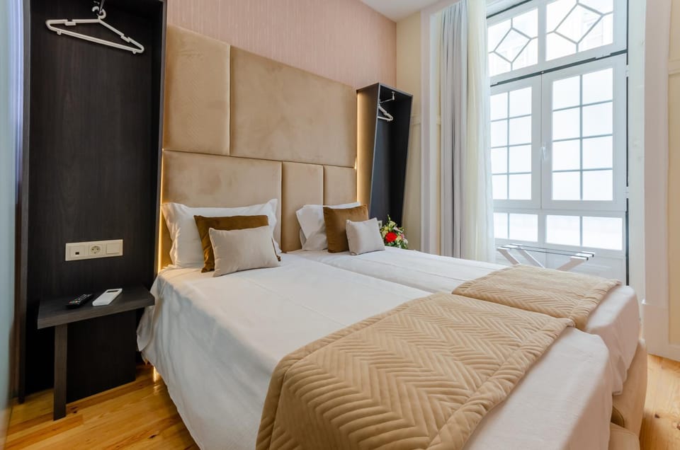 Bed, Photo of the whole room, Decorative detail