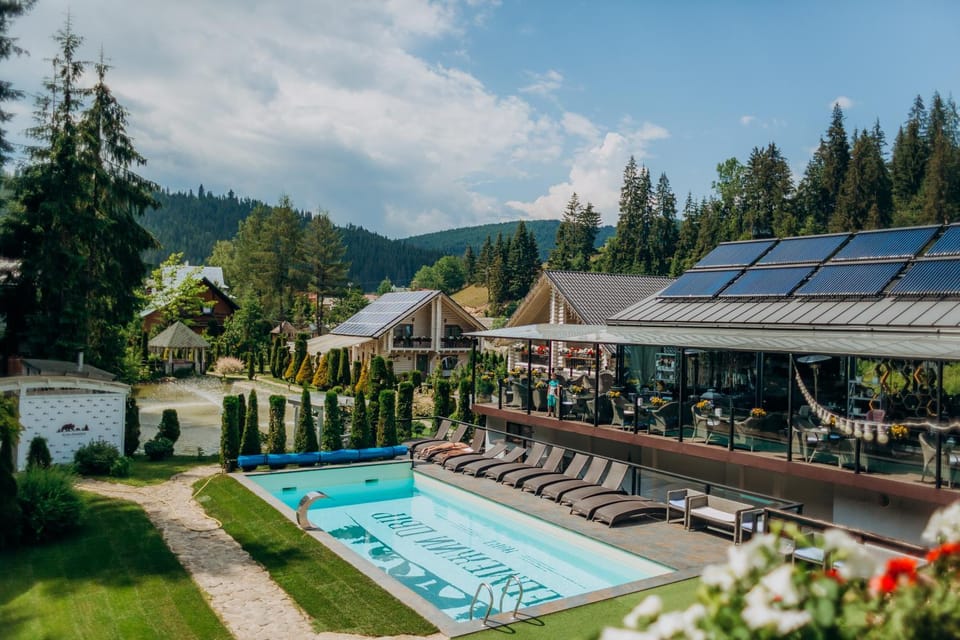 Lake view, Mountain view, Swimming pool