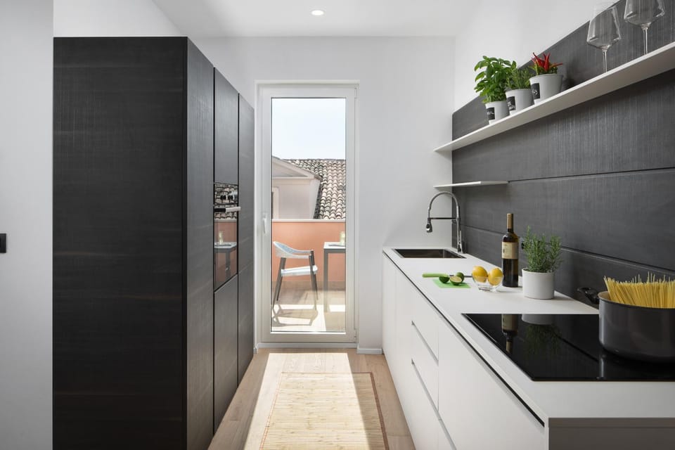 Kitchen or kitchenette