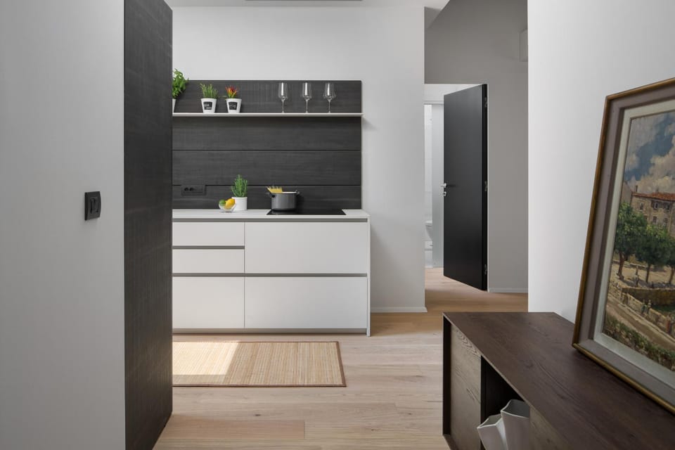 Kitchen or kitchenette