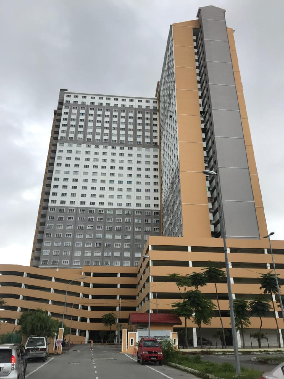 Facade/entrance
