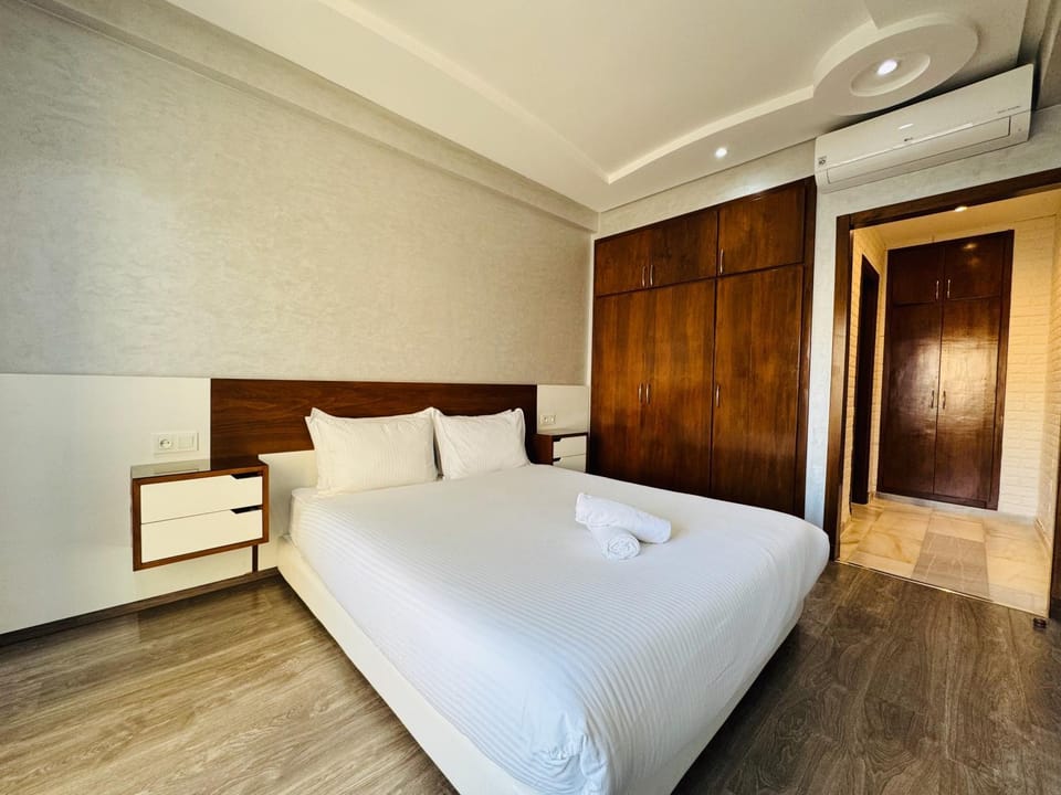 Bed, Photo of the whole room, Bedroom, air conditioner