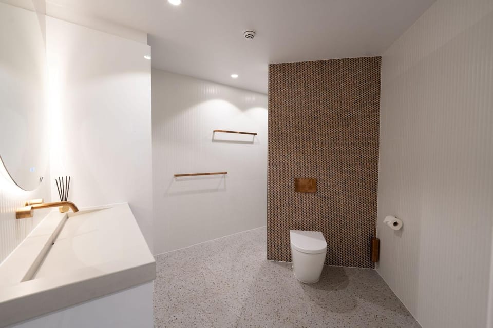 Toilet, Bathroom