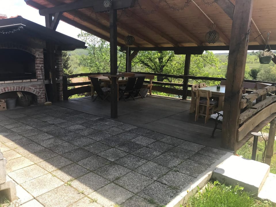 Patio, BBQ facilities