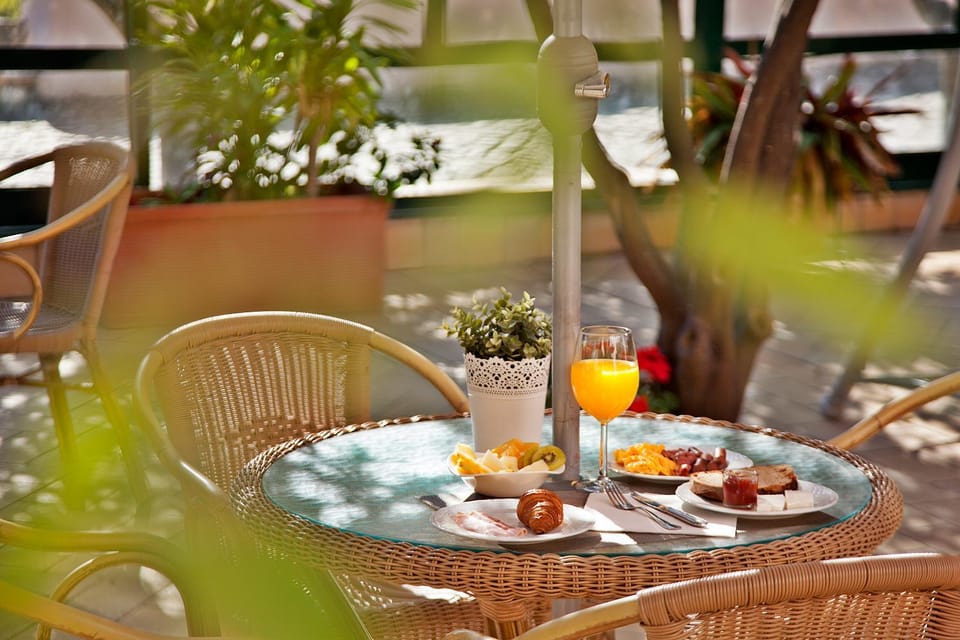 Food and drinks, Food, Breakfast, Continental breakfast, Buffet breakfast, Drinks