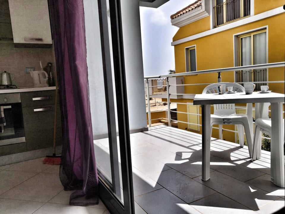 Balcony/Terrace, Kitchen or kitchenette, Living room