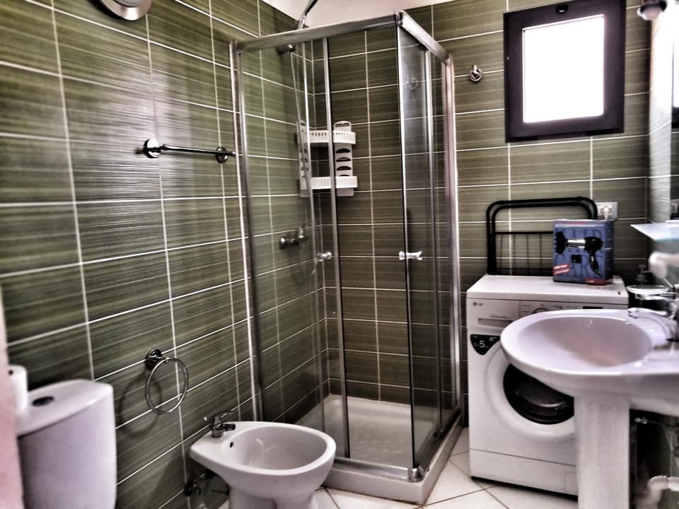 Shower, Toilet, Bathroom, Photo of the whole room