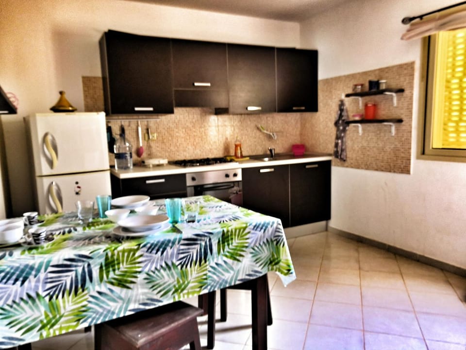 Coffee/tea facilities, Kitchen or kitchenette, Photo of the whole room, Dining area