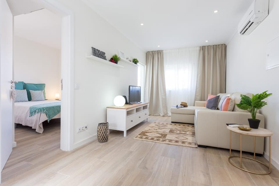TV and multimedia, Living room, Bedroom